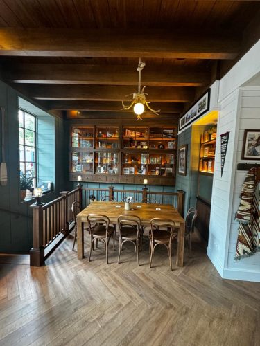 HUNDRED BURGERS-LOCALES MADRID (3)